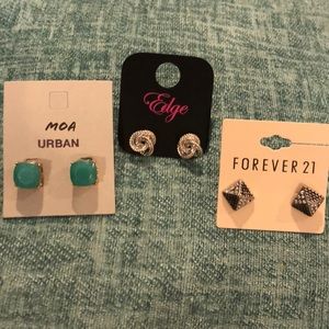 Ladies stud earrings.